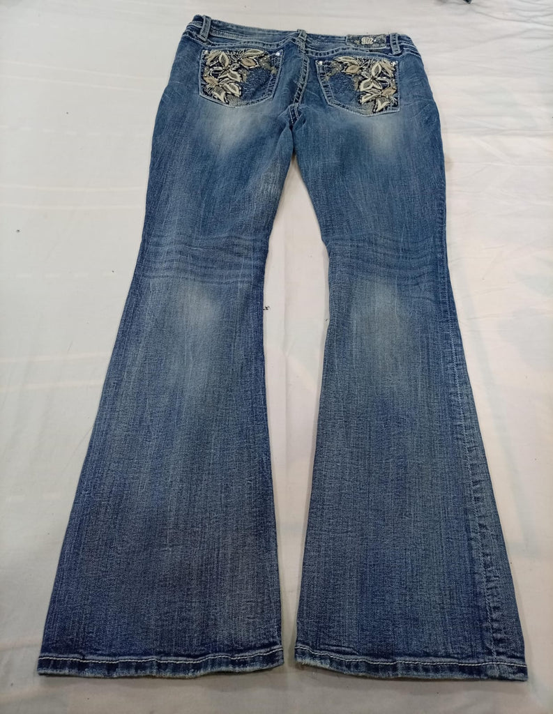 Vintage Miss Me Flare Jeans Bundle  in mixed sizes and colours, Grade A/B/C.