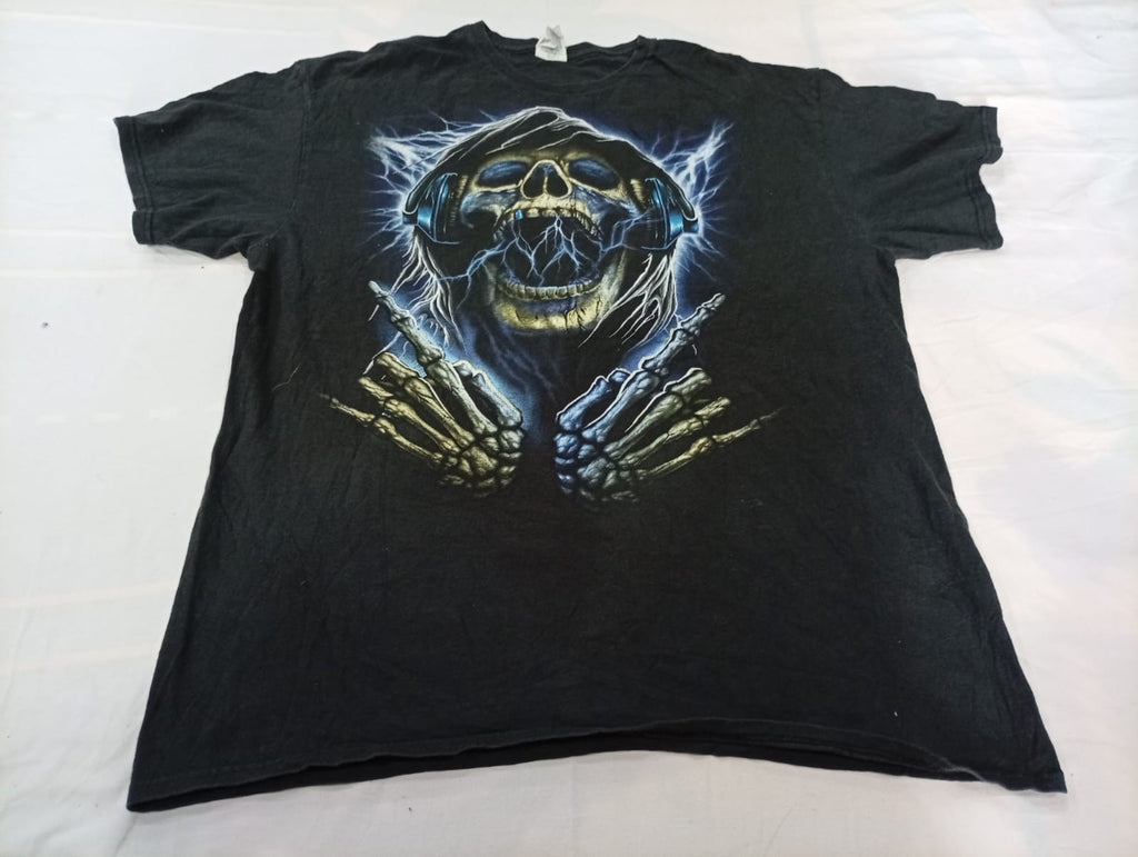  Vintage Skull T-Shirts Bundle  in mixed sizes and colours, Grade B/C.