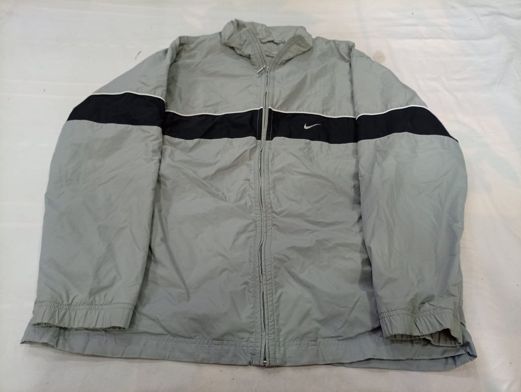 Vintage Mix Branded Jackets Bundle  in mixed sizes and colours, Grade B/C.