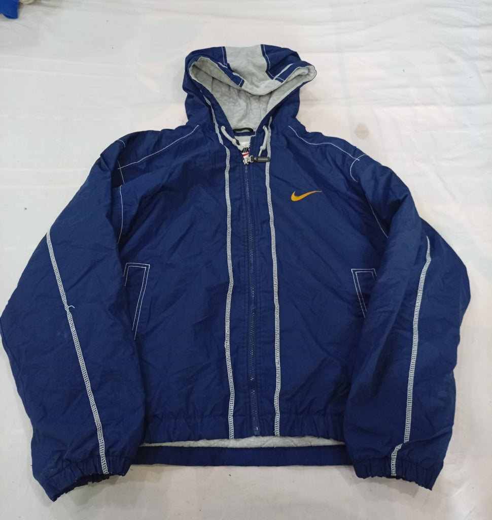 Vintage Mix Branded Jackets Bundle  in mixed sizes and colours, Grade B/C.