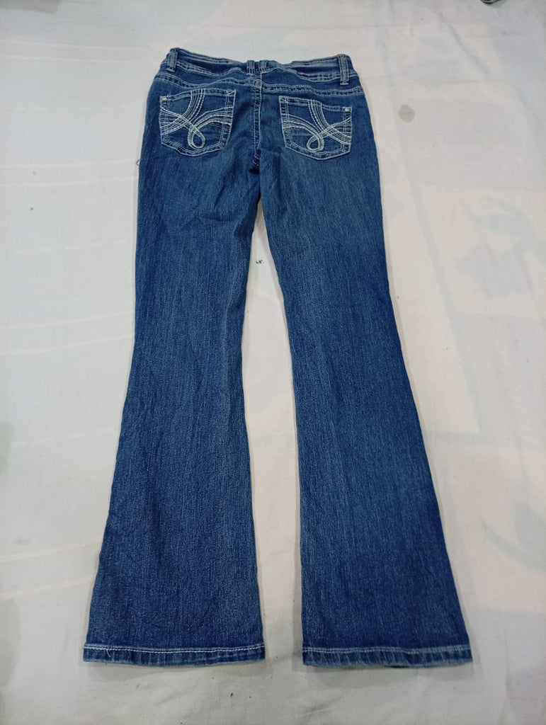 Flare Jeans Bundle in mixed sizes and colours. Grade A/B/C.