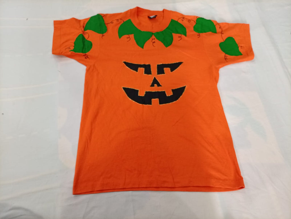 Vintage Single Stitch T-Shirts Bundle in mixed sizes and colours. Grade A/B/C.