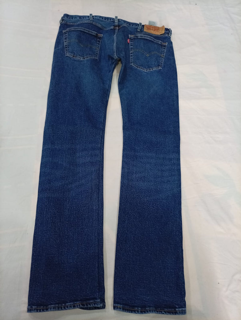 Vintage Levi's Men Jeans Bundle  in mixed sizes and colours, Grade A/B/C.