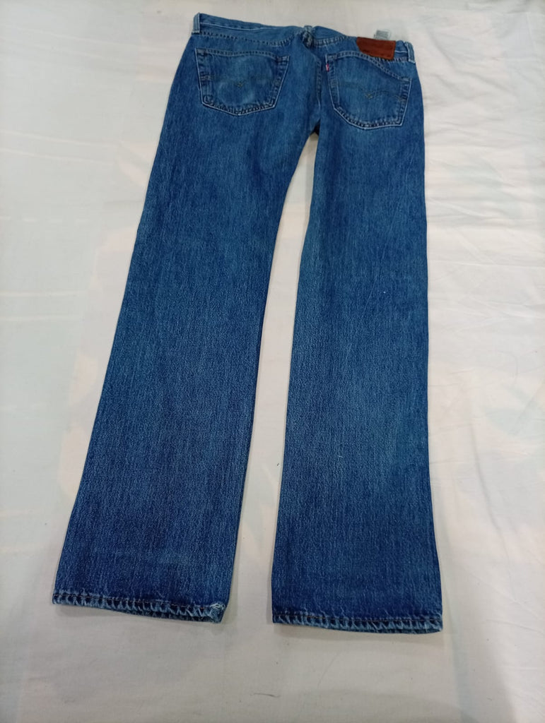 Vintage Levi's Men Jeans Bundle  in mixed sizes and colours, Grade A/B/C.
