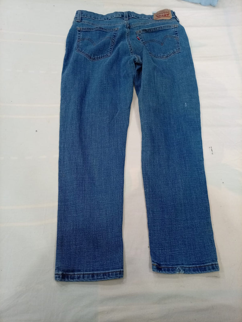 Vintage Levi's Women Jeans Bundle  in mixed sizes and colours, Grade A/B/C.