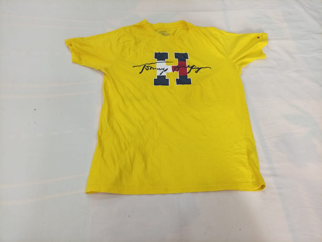 Vintage Tommy Hilfiger T-Shirts Bundle  in mixed sizes and colours, Grade A/B/C.