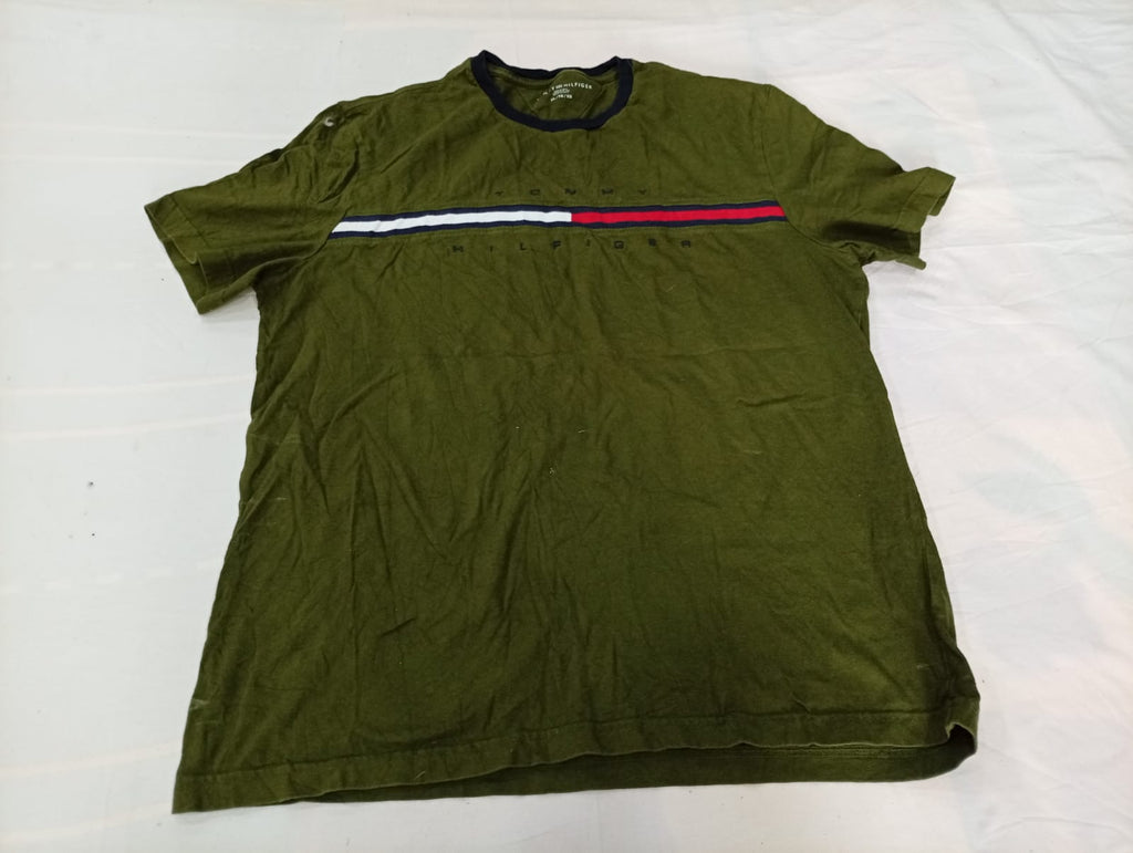 Vintage Tommy Hilfiger T-Shirts Bundle  in mixed sizes and colours, Grade A/B/C.