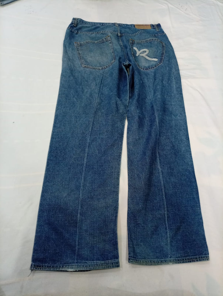 Vintage Rocawear Men Jeans Bundle  in mixed sizes and colours, Grade B/C.