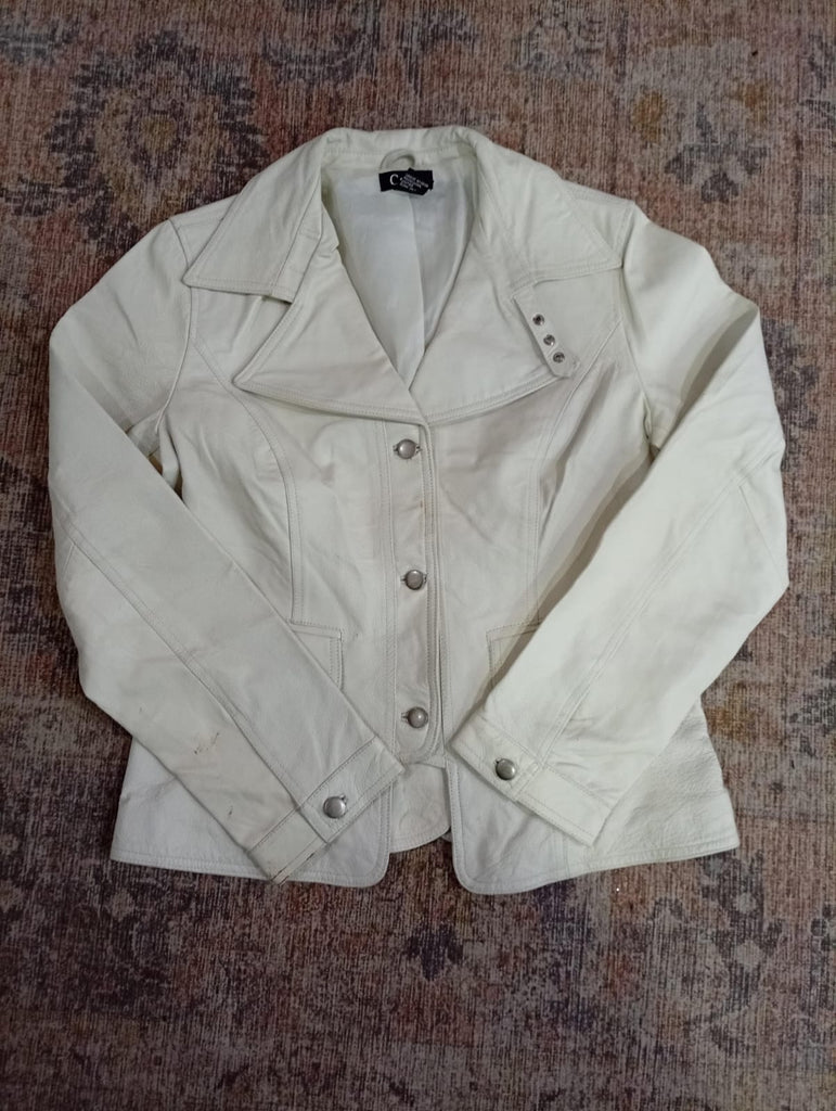 Vintage Leather Women Jackets Bundle in mixed sizes and colours. Grade A/B/C.