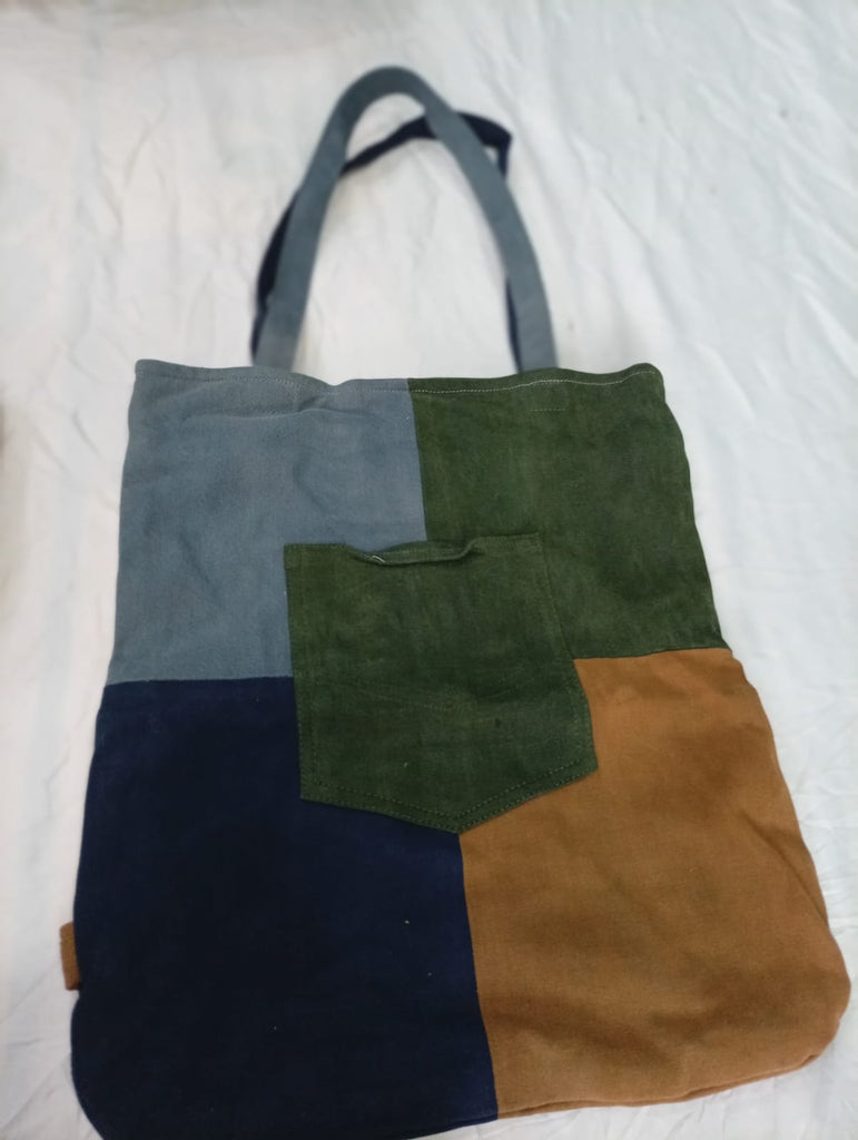 Upcycled Carhartt Bags Bundle  in mixed sizes and colours, Grade A/B/C.