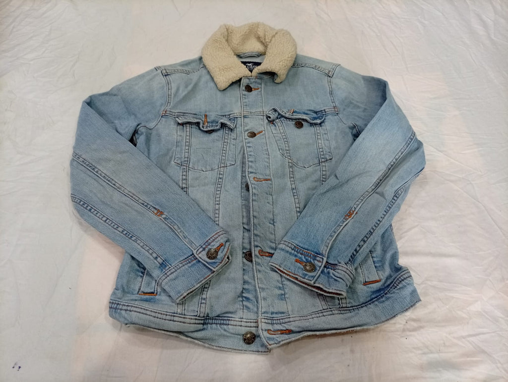Vintage Mix Branded Mix Jackets Bundle in mixed sizes and colours, Grade B/C.