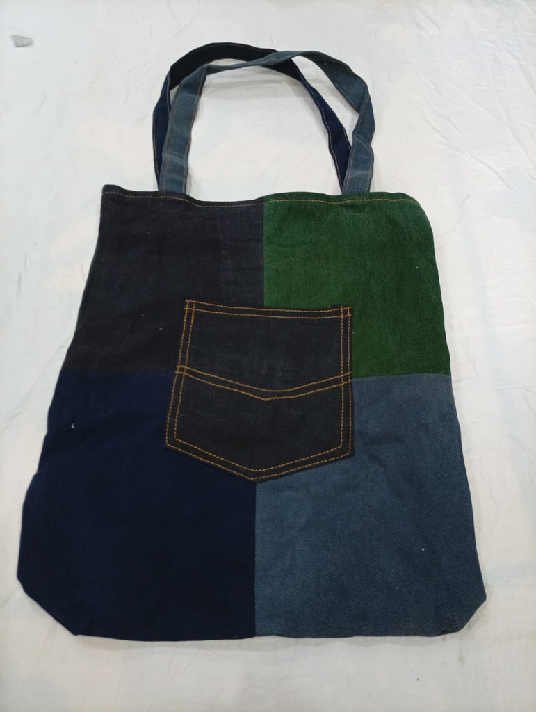 Upcycled Carhartt Bags Bundle in mixed sizes and colours. Grade A/B/C.