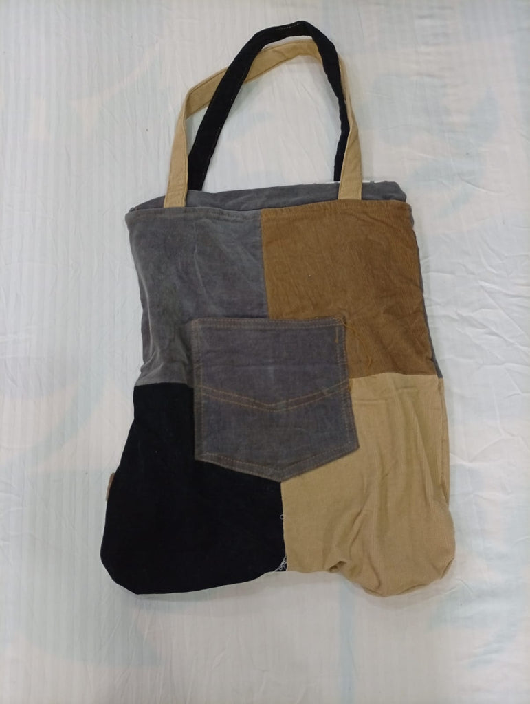 Upcycled Carhartt Bags Bundle in mixed sizes and colours. Grade A/B/C.