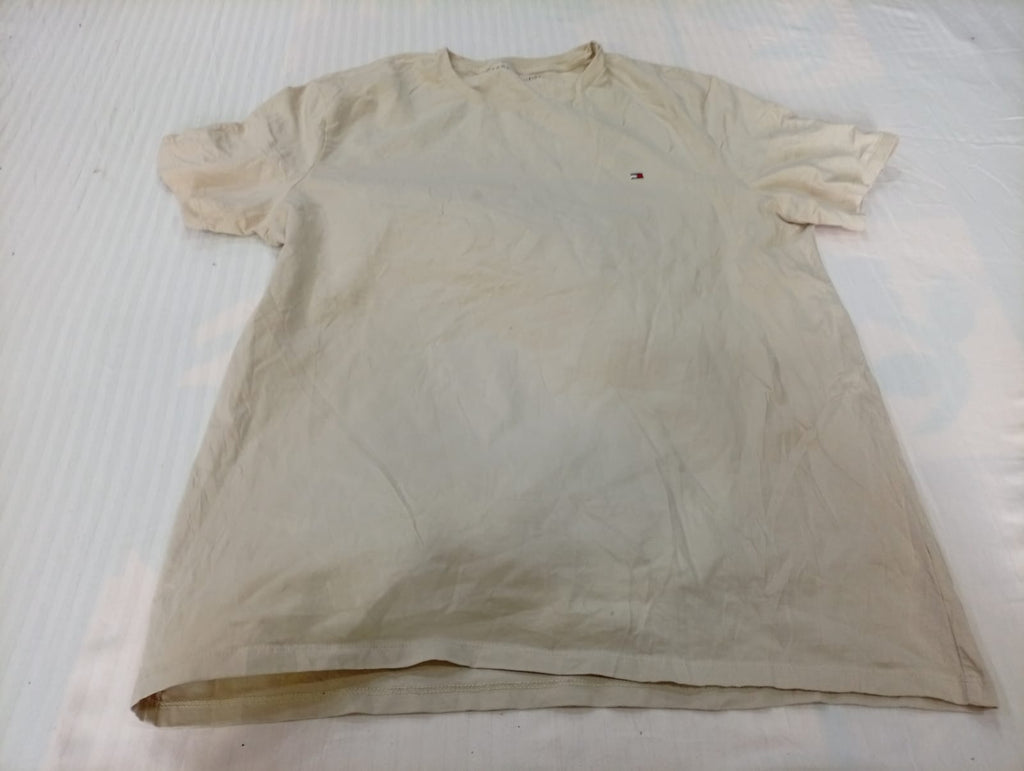 Vintage Tommy Hilfiger T-Shirts Bundle in mixed sizes and colours. Grade B/C.