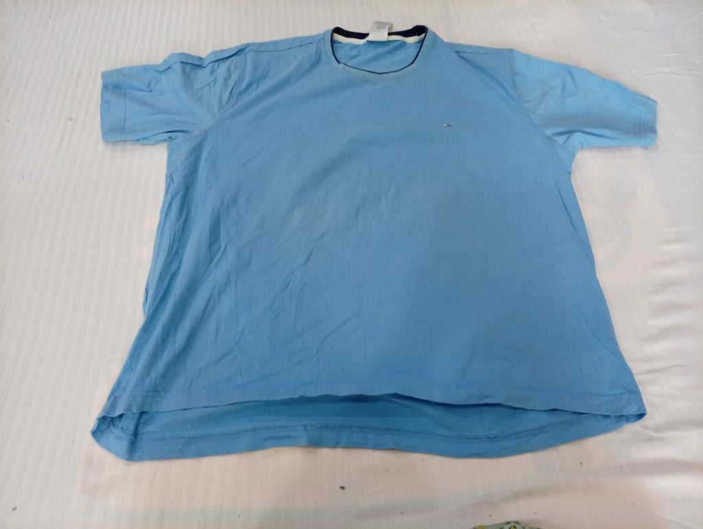Vintage Tommy Hilfiger T-Shirts Bundle in mixed sizes and colours. Grade B/C.