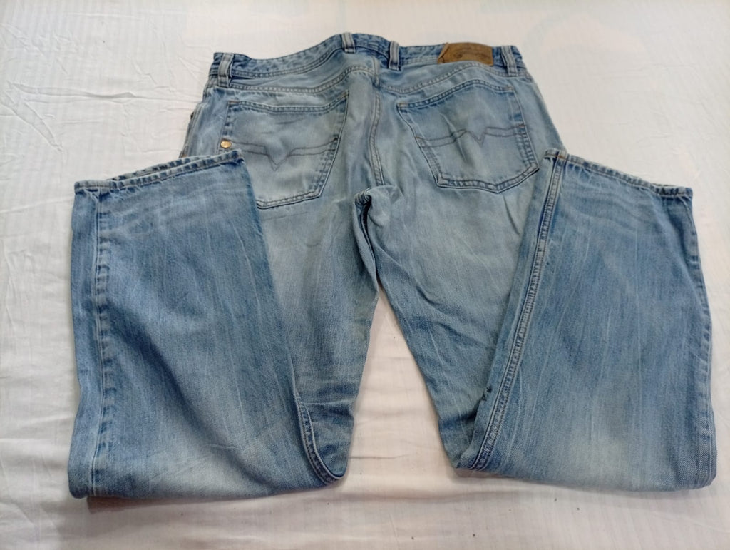 Vintage Diesel Jeans Bundle in mixed sizes and colours. Grade B/C.