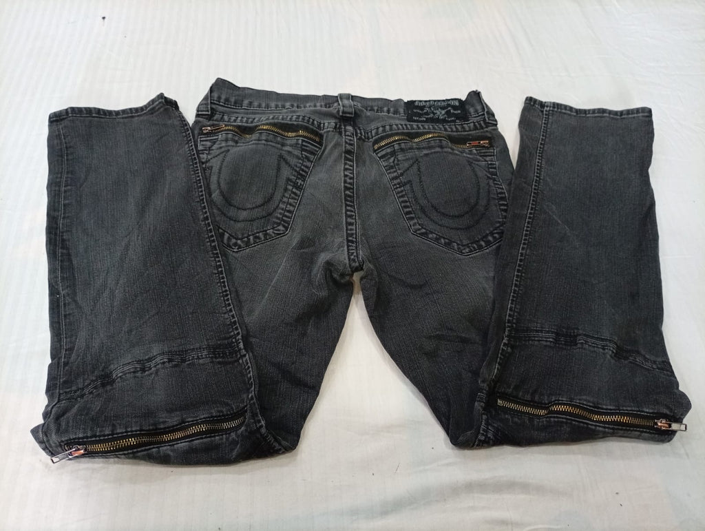 Vintage True Religion Men Jeans Bundle in mixed sizes and colours. Grade B/C.