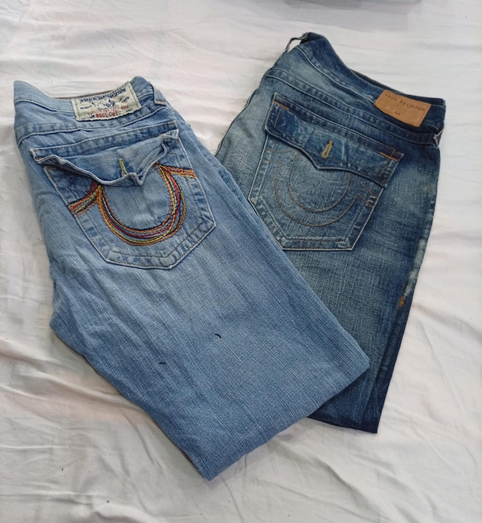 CR12773 Vintage True Religion Men’s Jeans