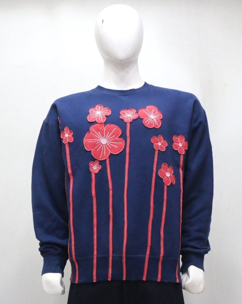 CR1977 UPCYCLED FLORAL APPLIQUÉ CREWNECK SWEATSHIRT