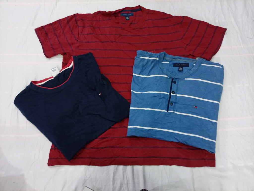 CR10496 Vintage Tommy Hilfiger T-Shirts