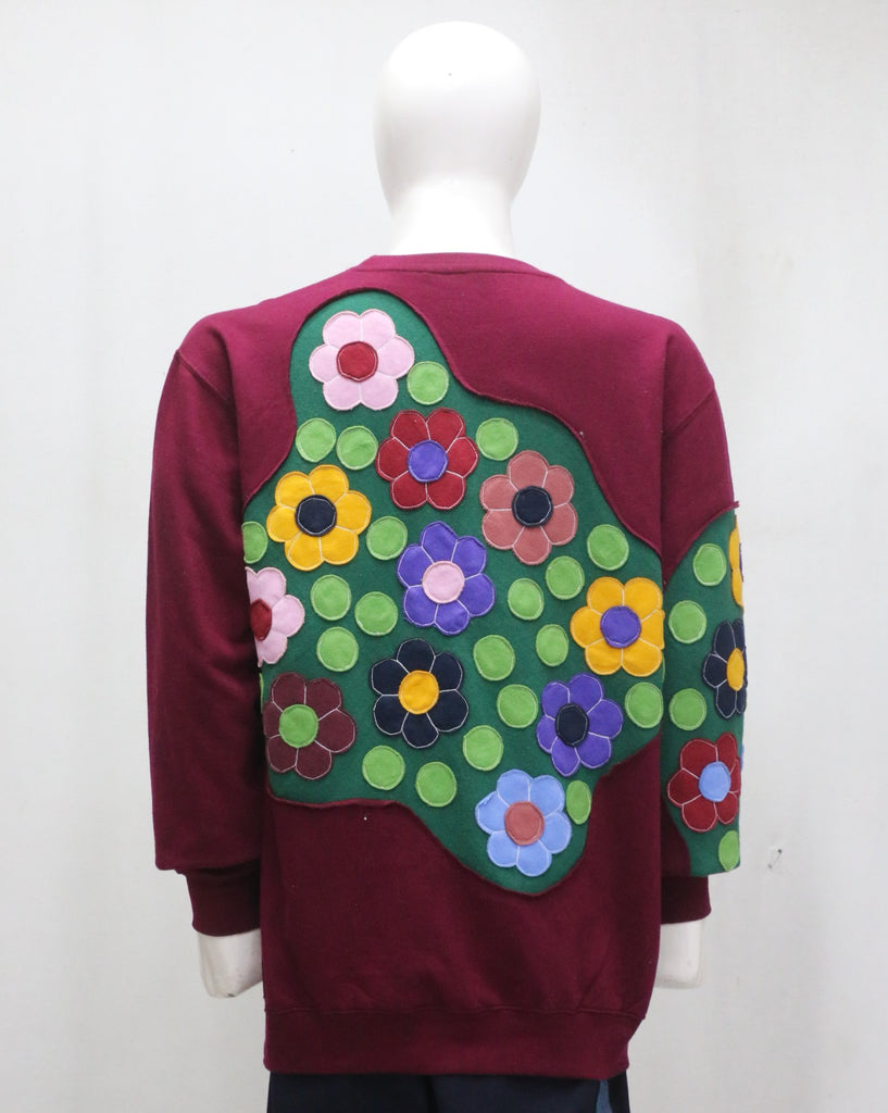 CR1979 UPCYCLED GARDEN PATCHWORK APPLIQUÉ SWEATSHIRT
