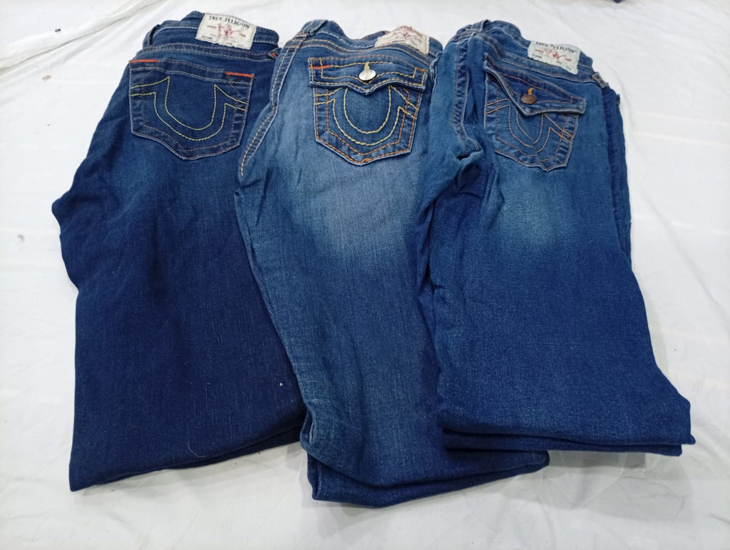 CR11136 Vintage True Religion Flare and Straight-Leg Jeans