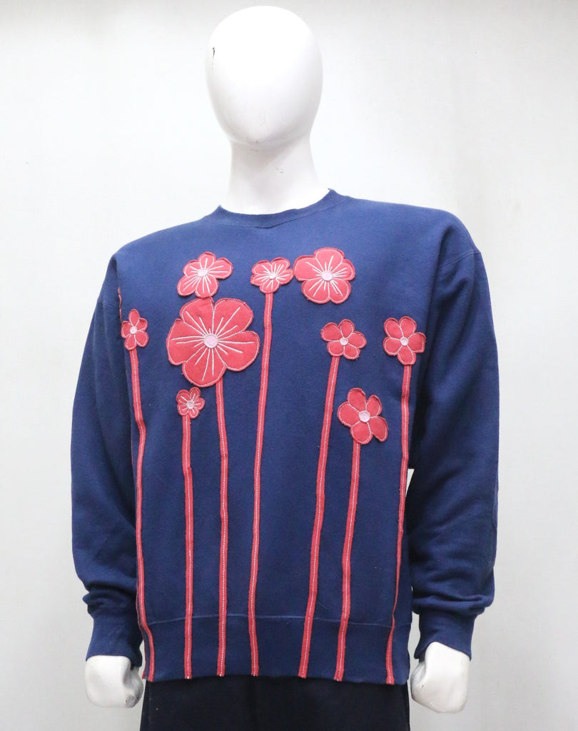 CR1977 UPCYCLED FLORAL APPLIQUÉ CREWNECK SWEATSHIRT