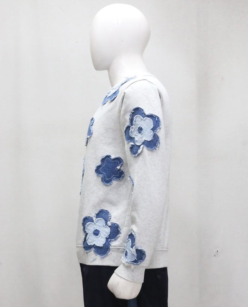 CR1980 UPCYCLED DENIM FLORAL APPLIQUÉ SWEATSHIRT